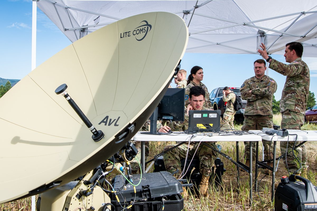 af_academy's tweet image. Cadets and midshipmen from all service academies plus ROTC detachments interested in @SpaceForceDoD careers established connections and experienced joint operations during the Azimuth summer program.📡

Learn more: usafa.edu/Azimuth

#Azimuth #SpaceForce #USAFA #FutureFight