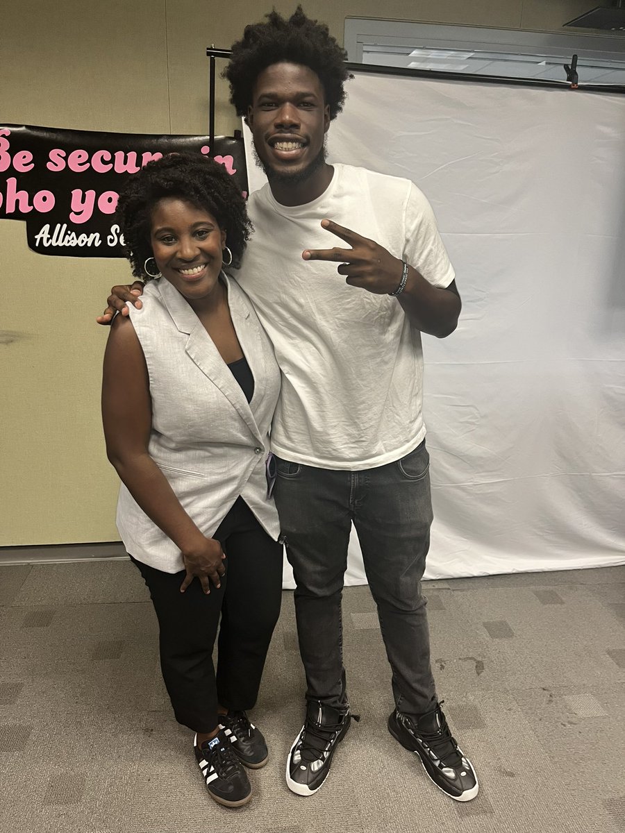 MakaioKeels's tweet image. Thank you so much @CMCHenderson @chenderson for the amazing Q&A & conversation with @DCDPR Deanwood Broadcast program. We appreciate you for stopping by when u didn’t have to Thank you again❤️💯
