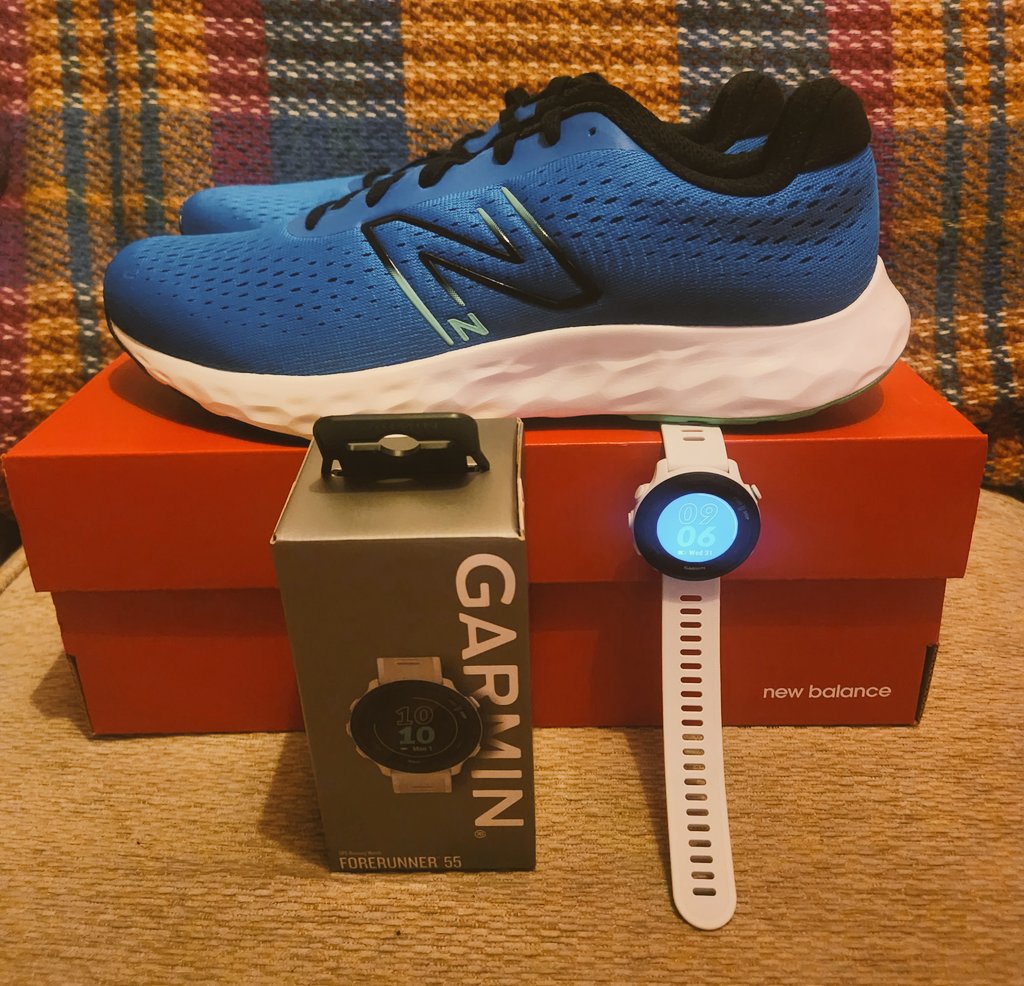 R O B B E H tweet media