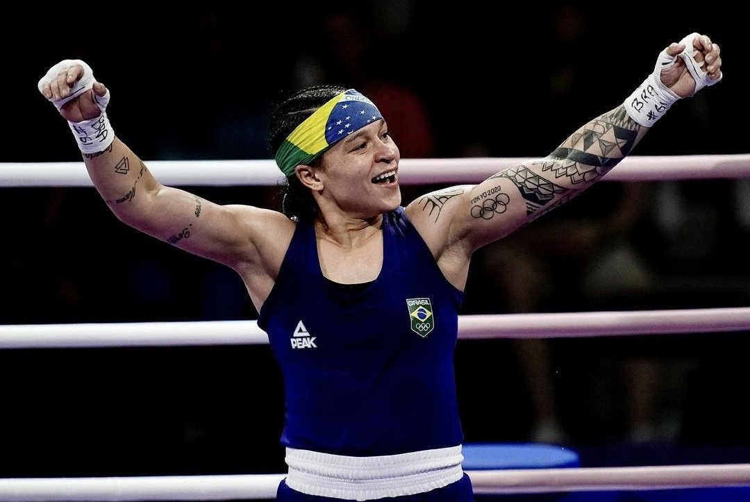 NA SEEEEEEEMIIIIIII!!!!!!!

Por decisão unânime dos juízes, Beatriz Ferreira vence a holandesa Chelsey Heijnen, na categoria até 60kg, e segue em busca do sonho olímpico!!!!! VAMOOOO, BIAAAAA!!!!! 🥊🔥🚀

📸 Alexandre Loureiro/COB