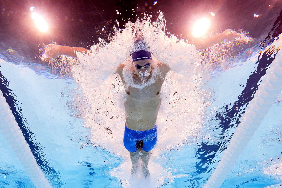 MarionMarechal's tweet image. Médaillé d’or du 400m 4 nages,
Médaillé d’or du 200m papillon,
Médaillé d’or du 200m brasse,
Léon Marchand marche sur l’eau et fait briller la France ! 🇫🇷🥇 #Paris2024