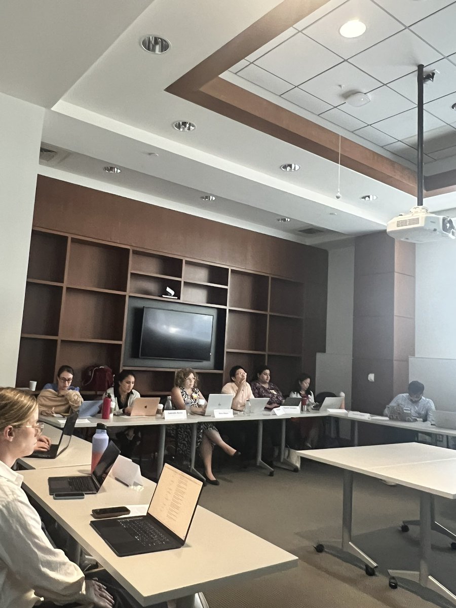 UH_HSRC's tweet photo. Big thanks to @krboehmer for her insightful presentation on translating evidence into practice! 📚✨ The best strategies are those tailored to how your audience will adopt them. #KnowledgeTranslation #EvidenceToPractice https://t.co/XAEuwJ9LrL