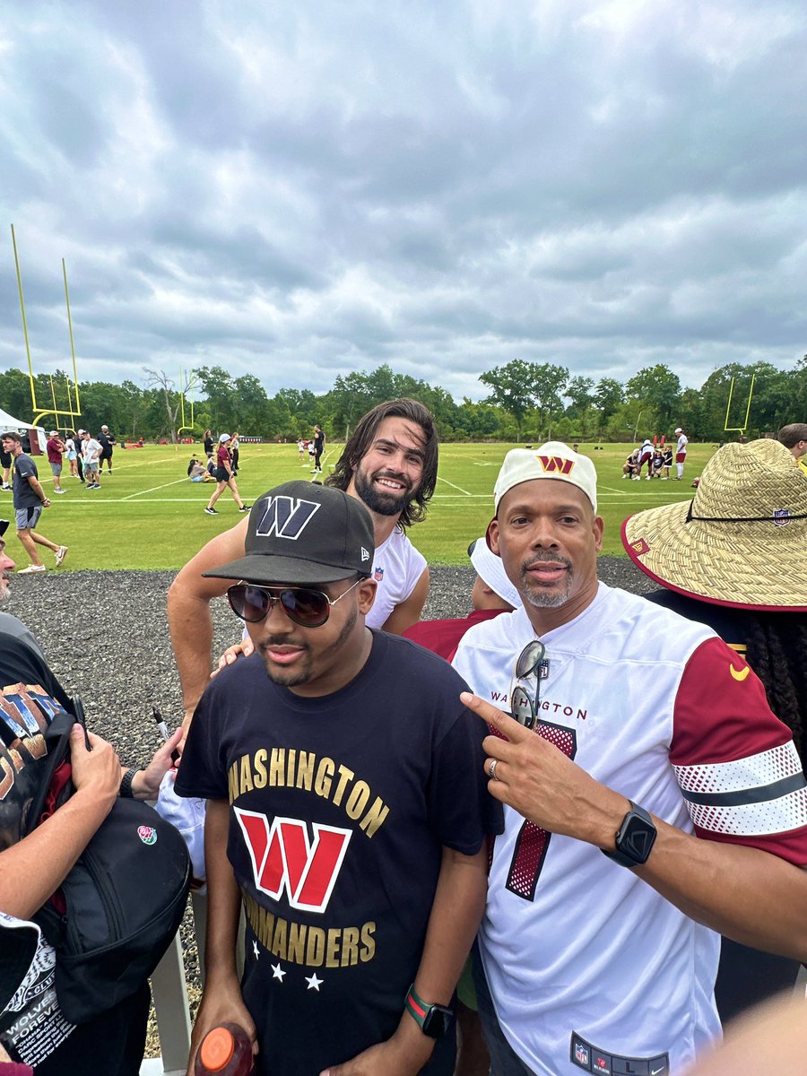 jamietyler_3's tweet photo. Training camp flow yesterday with #JaysonTyler and the @Commanders 2024 team.  Wishing the gang a great and healthy season 🙏🏾 #HTTC #LAMDC https://t.co/zlEiCHB1P8