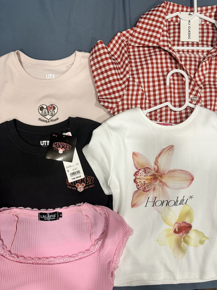 nnameexx's tweet photo. ส่งต่อเสื้อผ้าค่ะ ทุกตัวเคยลองใส่ครั้งเดียว🌟
ค่าส่ง 40 
รายละเอียดเพิ่มเติมใต้เมนชั่น
#ส่งต่อเสื้อผ้ามือ2 #ส่งต่อstylist #ส่งต่อเสื้อผ้ามือสองสภาพดี #ส่งต่อเสื้อมือสอง https://t.co/ktq71ABedo