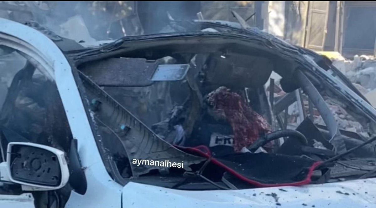 BREAKING: JOURNALIST ISMAIL AL-GHOUL WAS JUST MURDERED BY ISRAELI FORCES IN NORTHERN GAZA

His head exploded all over his PRESS vest. 

They also murdered cameraman Rami Al-Rifi.