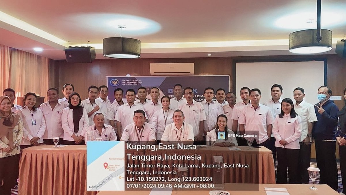 riatnichen's tweet photo. Senin,01/07/2024, Riatni A.H. Husen, S.Pi, Luhkan Kab. Ende mengikuti Bimtek Penyuluh Pendataan Usaha Garam Tahun 2024 #GiatLuhkanSatminkalGONDOL #Ende @bppsdm_puslatkp @bppsdm_gondol @lapregiwati https://t.co/DYVIli2nPt
