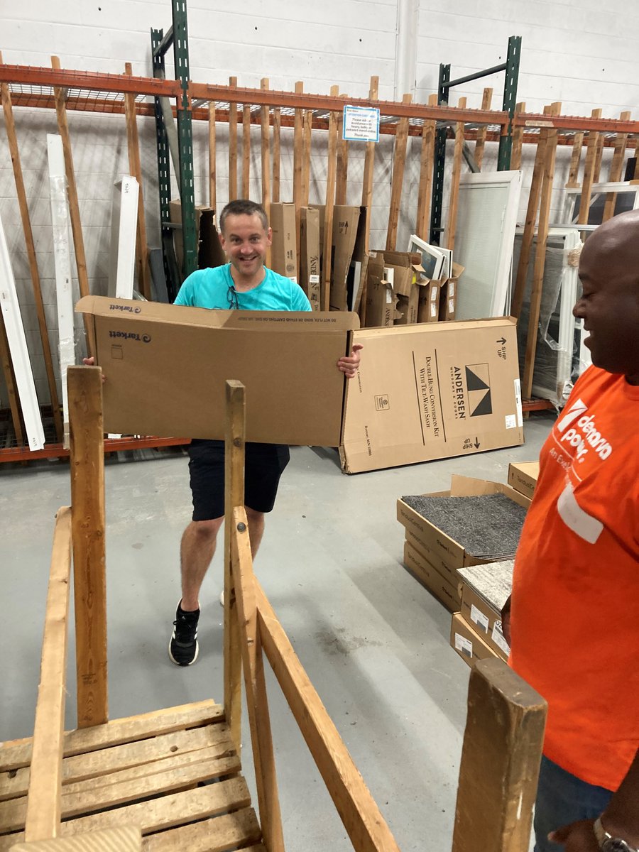 DelmarvaConnect's tweet image. Our team had a great time volunteering at the @HabitatNCC ReStore! We helped organize the warehouse and sales floor, supporting their mission to fund home-building operations. Proud to give back to our community! #InOurCommunity