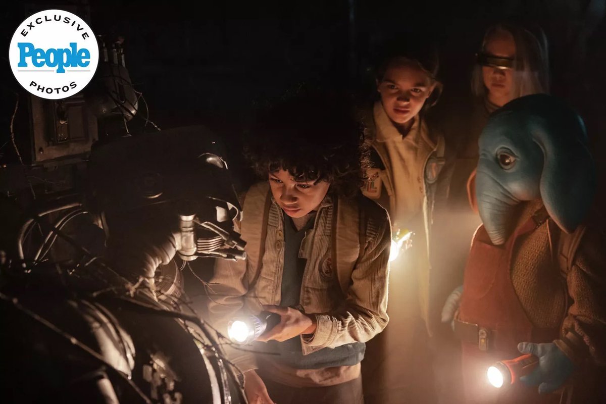 LaComikeria's tweet photo. La reviste People presenta las primeras imágenes oficials de #StarWars: Skeleton Crew de Jon Watts que se estrena el 3 de diciembre en Disney+ #BornToBeGeek https://t.co/gdXhNTf0V6