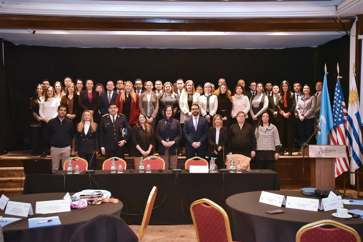 Las formas de cometer delitos evolucionan así como también debe evolucionar nuestra forma de combatirlos juntos. La Embajadora Heide B. Fulton participó junto autoridades de <a href="/Minterioruy/">Ministerio del Interior</a> <a href="/PJudicialUY/">Poder Judicial UY</a> y <a href="/FiscaliaUruguay/">Fiscalía Uruguay</a> y liderado por <a href="/MarianaKiefer/">Mariana Kiefer</a> y <a href="/UN__Cyber/">Global Programme on Cybercrime</a> de un ejercicio