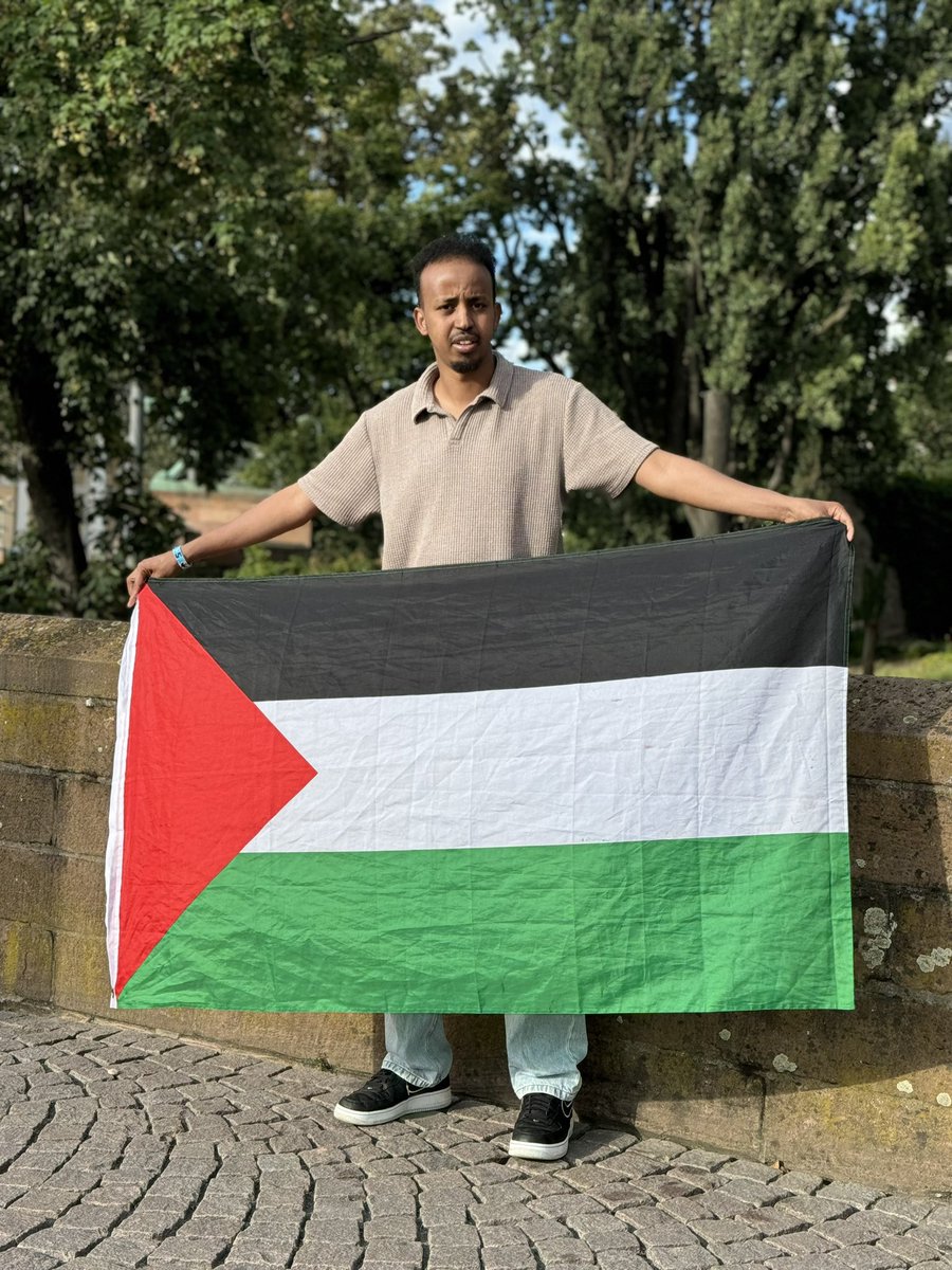 HonRaho's tweet photo. Falasteen🇵🇸🙋‍♂️🩷

What is happening in Gaza is something that the world is ignoring
The people of Gaza will win, God willing
We will witness the victory of the people of Gaza
The people of Gaza are disappointed with their Muslim brother🇩🇯🇰🇼🇯🇴🇲🇷🇲🇾🇱🇧🇵🇰🇶🇦🇸🇴🇸🇾🇾🇪🇺🇿🇸🇸🇸🇧🇸🇦🇸🇬🇧🇭🇧🇩
#Qaza https://t.co/47k1T2tgmv