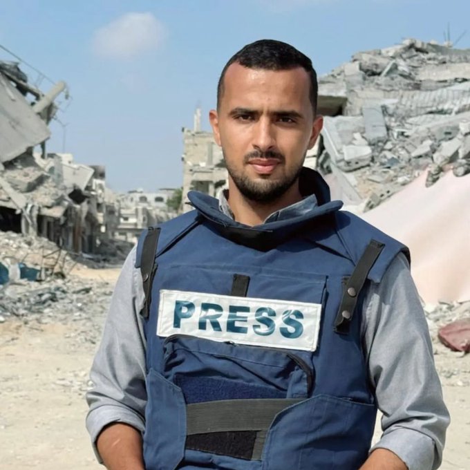 AlertesInfos's tweet photo. 🚨🇵🇸🇮🇱 ALERTE - ⚠️ IMAGES SENSIBLES !

Le journaliste d’Al Jazeera, Ismail Al Ghoul, a été décapité par une frappe israélienne à Gaza. (Al Jazeera) https://t.co/XmE3rLEB7w