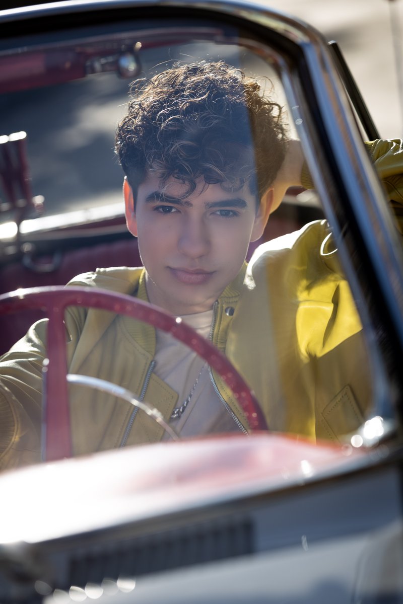 Si tu novio me tiene celos, baby guess what? Dile que estas conmigo y no le voa’ bajar 🌴🎶
#partyencalifornia #menudo #boyband