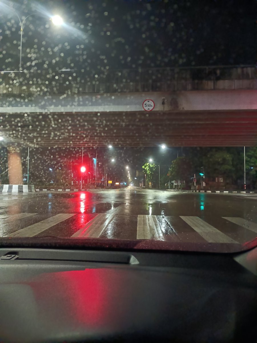 KissmeChom's tweet photo. บรรยากาศแบบนี้ ไปไหนได้บ้าง 🤭 https://t.co/ID4y9oLXVg