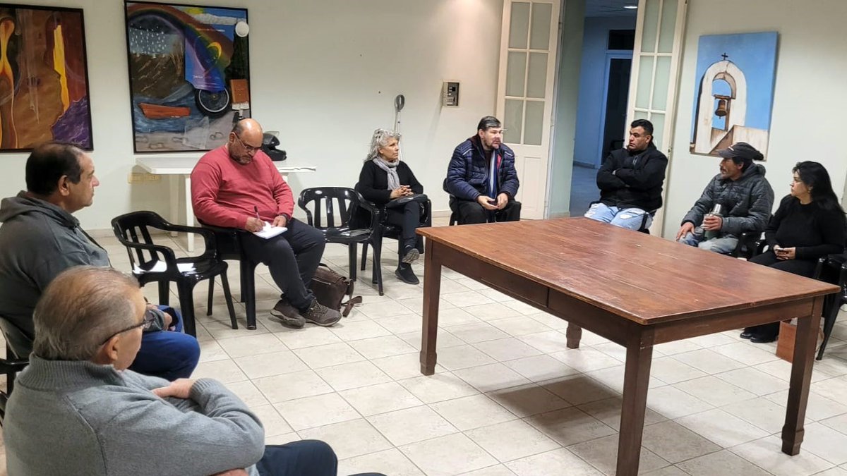 CTA_Santa_Fe's tweet photo. *CTA REGIONAL GRAL. OBLIGADO* 👇
*LA UNIDAD Y RESISTENCIA ES CON TODOS Y TODAS*🔖🔊

👉🏻 El día martes en horas de la tarde, la CTA Gral. Obligado, participó de una reunión en el Obispado con referentes de organizaciones barriales, sociales, DDHHH y Sindicales. https://t.co/4gmi2Dms2Z