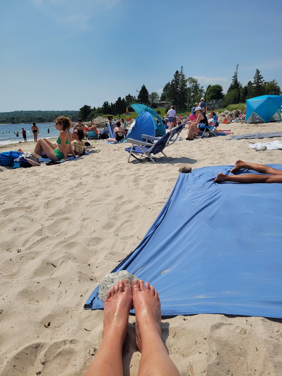 monicasweet2006's tweet image. Another lazy day at the beach ⛱️ today
It&apos;s packed today and the water is still cold 🥶 
😁😁😁
#Hubbards