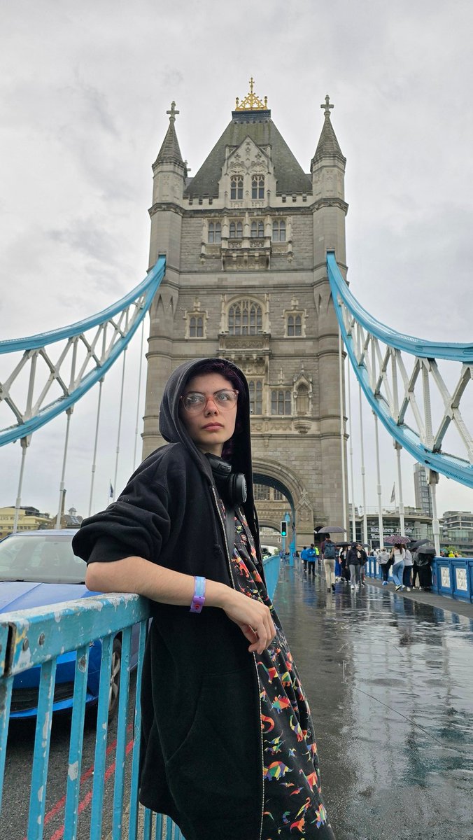 strawbsqr's tweet photo. You're my london bridge
#OOOSelcaDay #OOOSD #OnlyOneOf #LyOnselcaday #onlyoneofselcaday #LyOn https://t.co/67UZTWJoS4