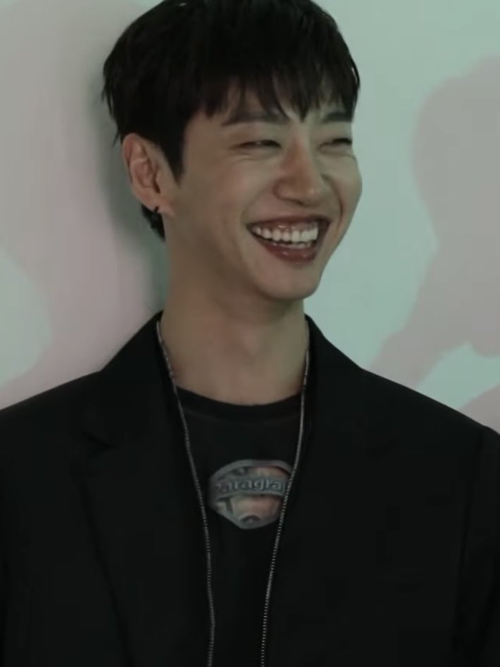 BAPancakes's tweet photo. YONGGUK’S GUMMY SMILE LIGHTS UP MY WHOLE WORLD https://t.co/nhhjvnMf2e