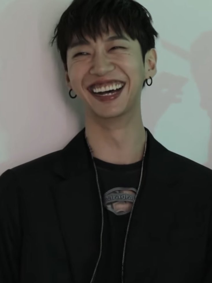 BAPancakes's tweet photo. YONGGUK’S GUMMY SMILE LIGHTS UP MY WHOLE WORLD https://t.co/nhhjvnMf2e