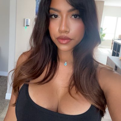 Yasssy213's tweet photo. #NewProfilePic https://t.co/HrJTE3IeWC