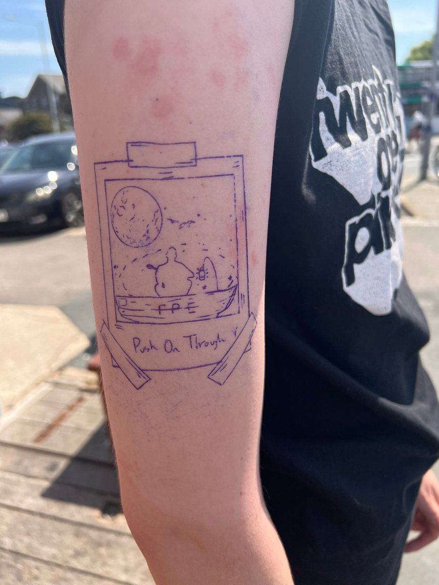 graciebrown21's tweet photo. Day 2 of getting @tylerrjoseph and @joshuadun to notice my new tattoo dedicated to them ❤️love this band with all my heart 

@twentyonepilots #twentyonepilots https://t.co/k5oad93EiO