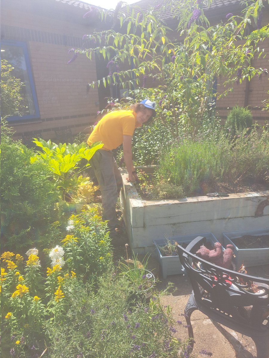 A new addition to bleasdale team Welcome Tom a volunteer who is taking on the garden for us. Very appreciative of his skills in making it a nice place for our patients. Thanks to Sarah in the volunteer team who found him👍