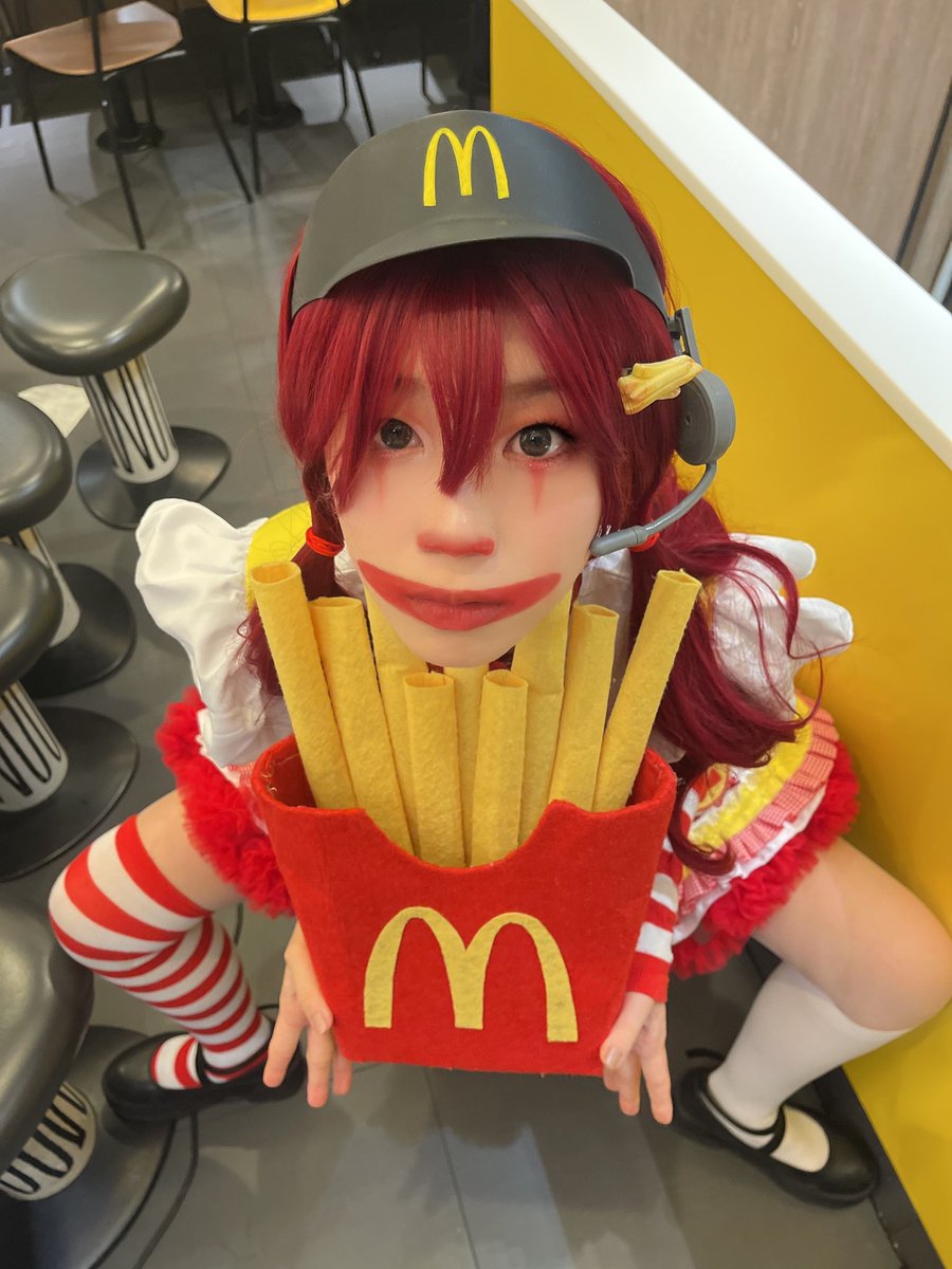k0ella's tweet photo. sorry pal the ice cream machine isn’t working

#mcdonalds #cosplay #hkacg #coser #cosplayer #hkcoser #clown #circus #clowngirl #clowncore #clownaesthetic #clussy https://t.co/Q2PW3U6WH5