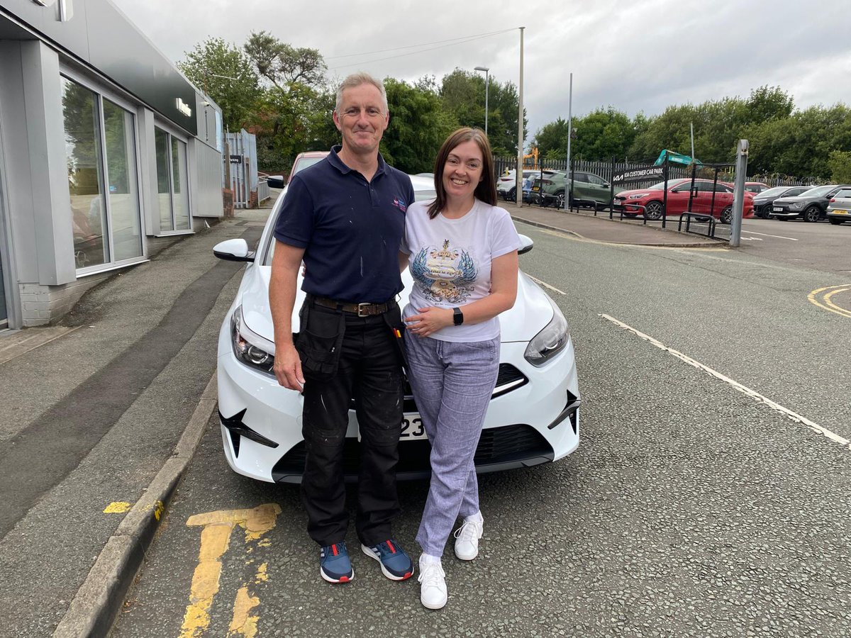 PremAutomotive's tweet photo. #PremierPeople πΈ
Donna McKiernan collecting her new Kia Ceed from our Rochdale showroom π
A great choice Donna, wishing you many miles of happy motoring π
@KiaUK
#Kia #Ceed #KiaCeed #newcar #returningcustomer #Rochdale #PremierAutomotive #Manchester #GreaterManchester https://t.co/hiYaa7zpg6