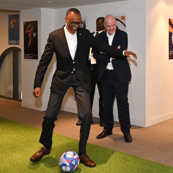 g3rvix's tweet image. Hari igihe mbyuka bikanyobera.

Ngo mu Rwanda muracyayoborwa na Kagame?!

IMYAKA MIRONGO ITATU??!🤣🤣🤣
#KagameMustGo