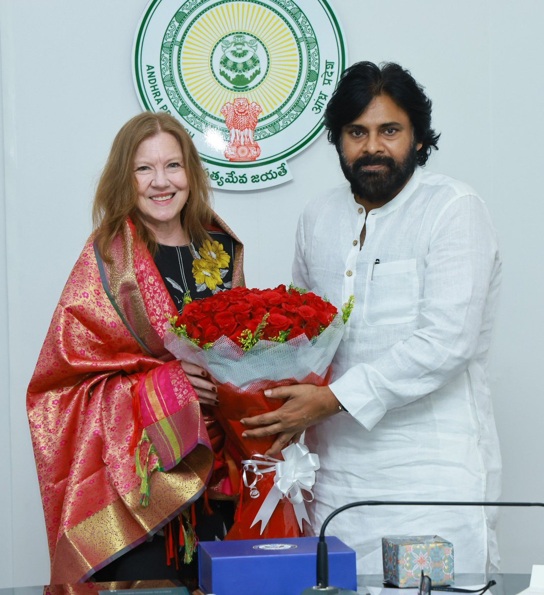 MadhuriDaksha's tweet photo. Delighted to meet with Andhra Pradesh Deputy Chief Minister Pawan Kalyan and learn more about harnessing the potential of Andhra Pradesh youth for the development of the state.
#Andhrapradesh #PawanKalyan #Janasena #DeputyCM #APNews #US #JenniferLarson #ConselGeneral #AP
(1/2) https://t.co/uuvTqTtioC