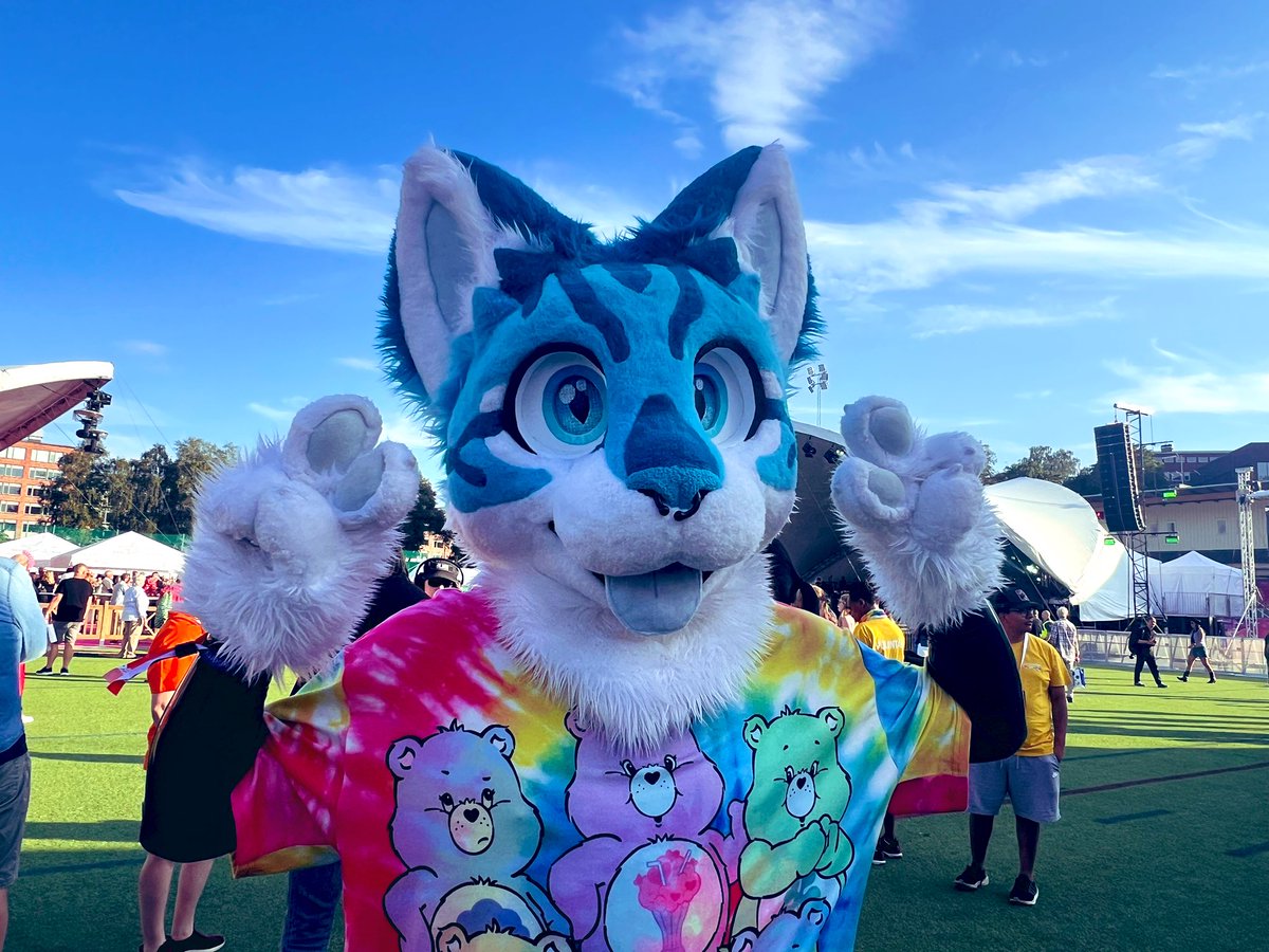 zeefuzz's tweet image. Here’s @smallcapitals1 at Stockholm Pride Park! 😊