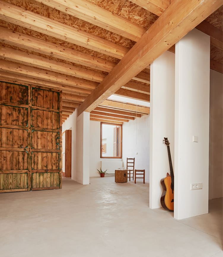 S_SOSTENIBLE's tweet photo. Vivienda social en Formentera 👉 https://t.co/kzL8RE7Fg2 Su principal aspecto innovador es la reducción del 50% de las emisiones de CO2 durante la ejecución de las obras.

#Arquitectura Carles Oliver 📷 José Hevia
#MaderayConstrucción #Arquitecturademadera #MaderayConstrucción https://t.co/b2ZOQGuB6L