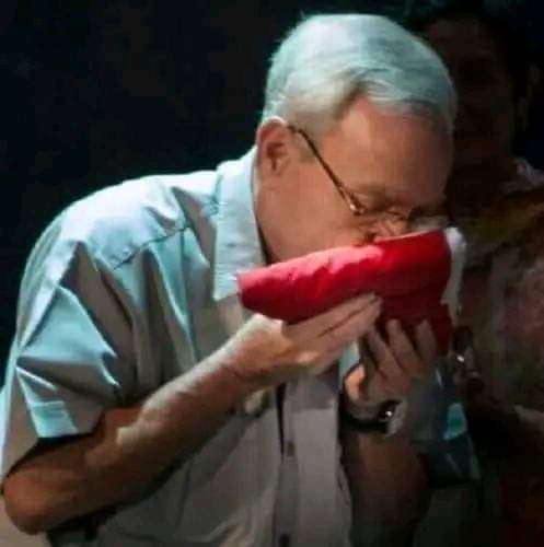 "Cuando los hombres lo olviden, todavía lo recordarán las piedras"
✒️Fina García Marruz

#LealesALeal ❤️🇨🇺