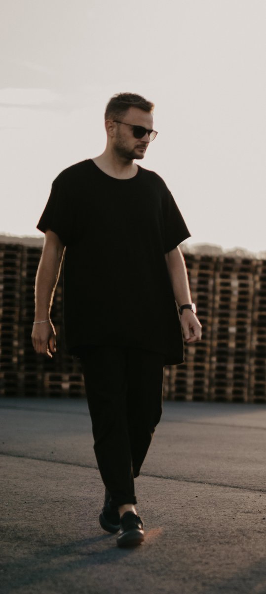 Monthly Episode # 08.24 🔊is taking you on an electronic music journey with the latest promos and music all around the world

Listen here ⌲ linktr.ee/_MYR_

#afrohouse #deephouse #housemusic #dancemusic #melodic #organic #house #techno #electronic #electronicmusic #deep