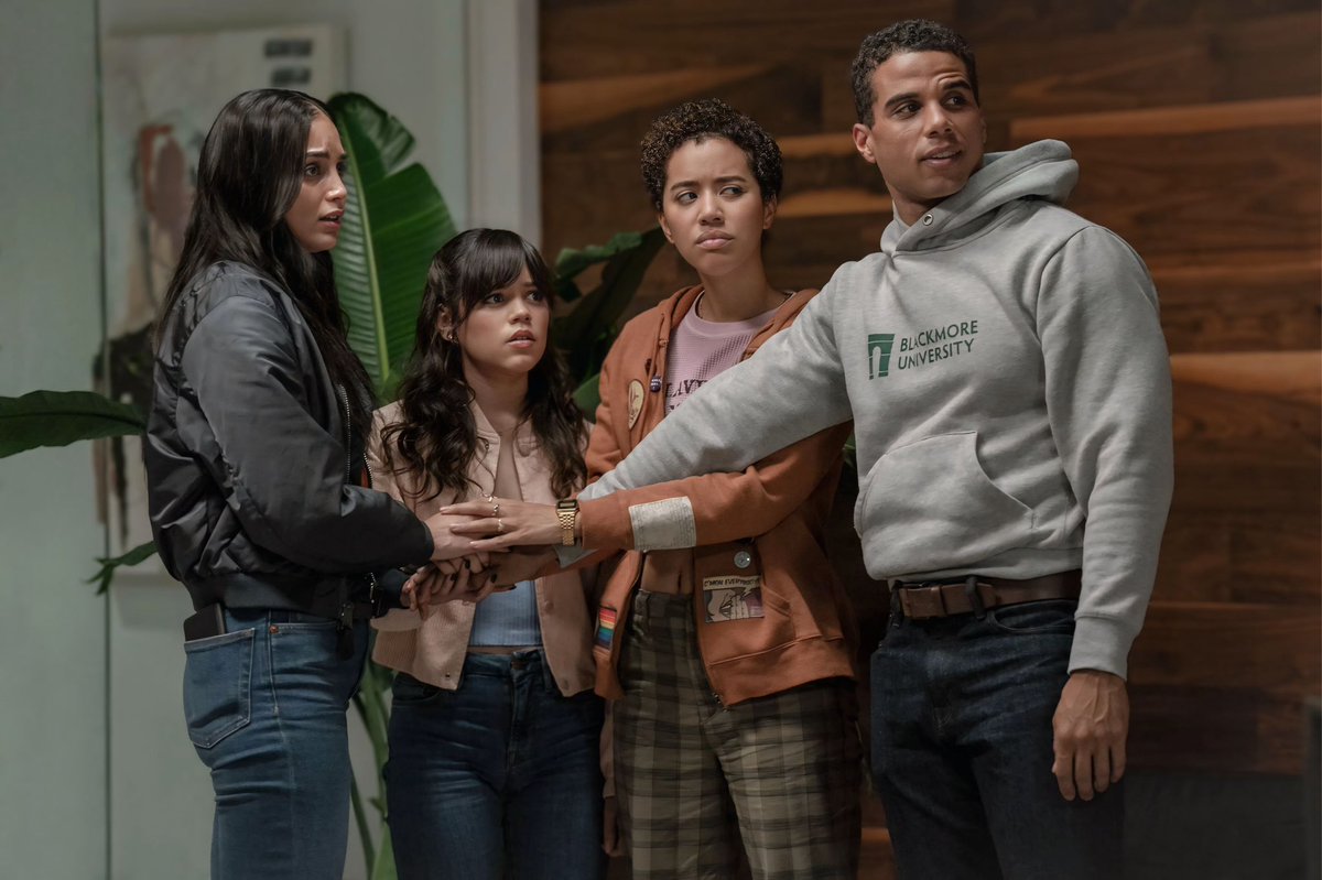 BdogMMI's tweet photo. Neve Campbell’s return to Scream 7 is the perfect example as to why a lot of these franchises fall off. They can never EVOLVE. They successfully passed the torch in Scream (2022), fleshed out the newer characters in Scream VI, and now they’re back to focusing on Sidney for 7. https://t.co/kwk4kmk8ke