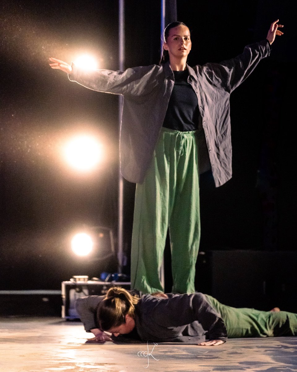 uneartheddance's tweet photo. All, Here &amp; Now comes to @edfringe this August ✨

With @FringeReview saying “ it offers a breathtaking, densely packed creation, offering a profound experience for its audience.” 

14-17th August (Venue 446 PASS Theatre)

https://t.co/eoxlCAEzeP https://t.co/yAMVx7vDzb
