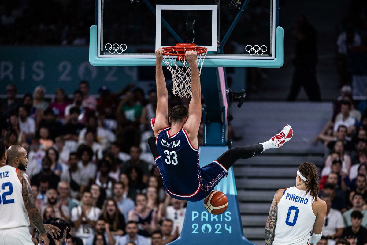 Maç Sonucu: Porto Riko 66-107 Sırbistan

Porto Riko 23/70 ile yüzde 33 saha içi isabetinde kaldığı ofansif anlamda kabus gibi bir maçı geride bıraktı.  ABD karşısında da benzer bir mücadele onları bekliyor.

Sırbistan ise 7 farklı isimden çift haneli skor katkısı aldığı