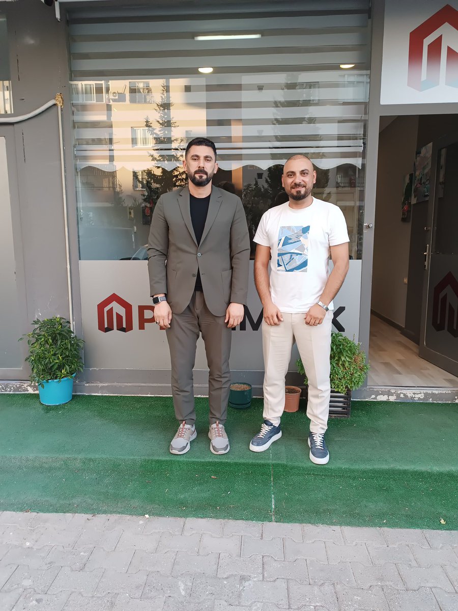 akincemal's tweet photo. 📍Yurt Mahallesi

Esnaflarımızdan Pay Emlak İşletmecisi Sn Çağrı ERSOY ‘ u İşyerinde Ziyaret Ettik
İstişarelerde Bulunup, Hayırlı ve Bol Kazançlar Diledik.

Nazik Misafirperverliği İçin Teşekkür Ederim. https://t.co/cnbjamhZEY