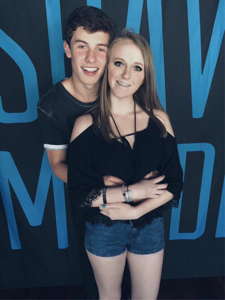lysspeaknow's tweet photo. Stan Twitter during the 2014-2016 Shawn Mendes era was something else. We’re defrosting y’all 
#shawn #shawnmendes https://t.co/Pwr4P6aI0X