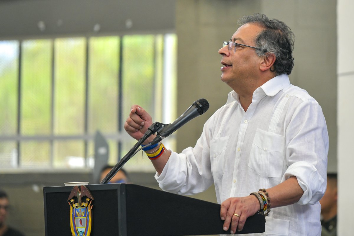 RadNalCo's tweet photo. 🔴 #ColombiaAlAire | El presidente @petrogustavo expresó preocupación por los resultados de las elecciones presidenciales en Venezuela. El mandatario colombiano pidió al gobierno de Maduro permitir un escrutinio transparente, con veeduría Internacional y a Estados Unidos levantar las sanciones a Venezuela.