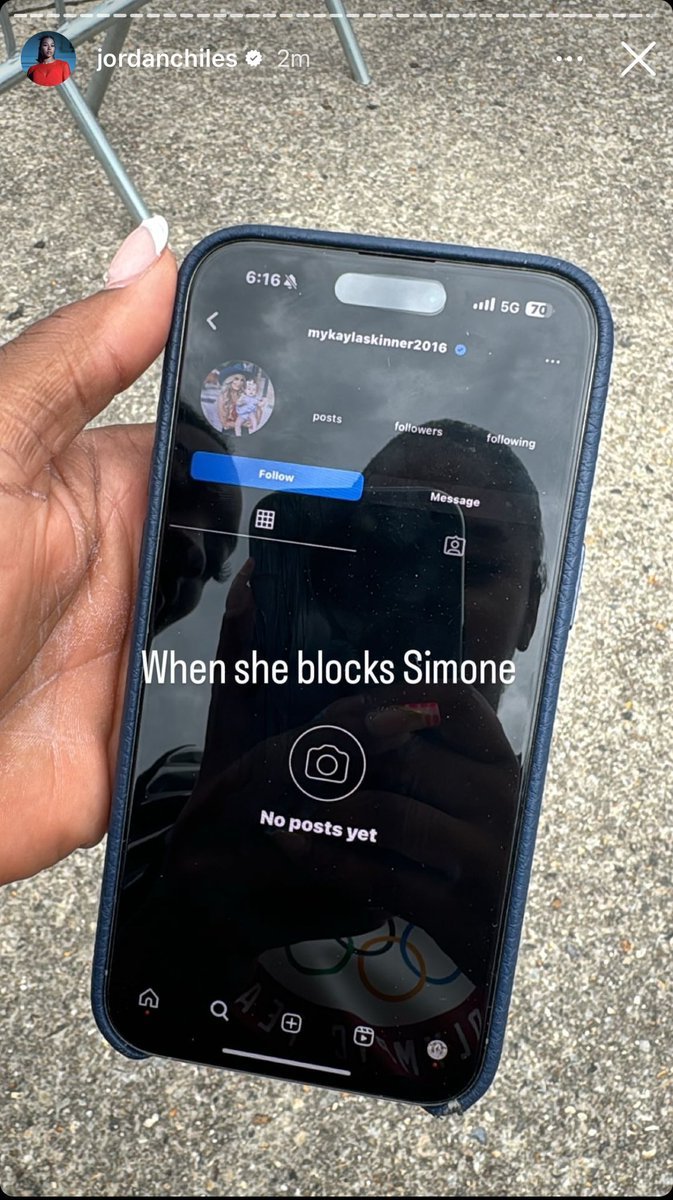 If you didn't know the Olympic BEEF here: former gymnast US Silver Medallist Mykayla Skinner called the new US gymnastics team talentless and lazy. In response, they won Gold, Simone quoted her in the victory photo, and Mykayla blocked the whole team 💕