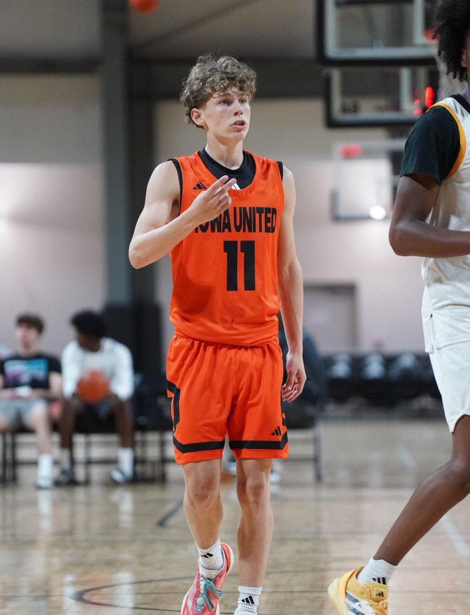 2026 | Max Roach (<a href="/nolimitsmax11/">Max Roach</a>)
Max is one of the shiftiest players l've watched. It is impossible to stay in front of him, and he also has elite passing abilities. His on-ball defense is elite. Max was hooping this season with <a href="/TeamIowaUnited/">Iowa United</a>. He's going to ball out at Waukee