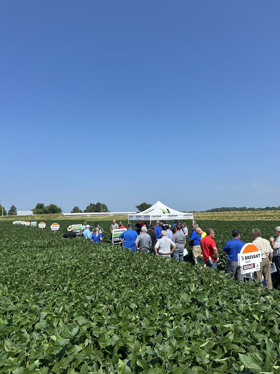 In field training in the MI division today! 
<a href="/DynaGroSeed/">Dyna-Gro Seed</a> <a href="/NutrienAgRetail/">Nutrien Ag Solutions</a> <a href="/NutrienMichigan/">Nutrien Ag Solutions Michigan</a>