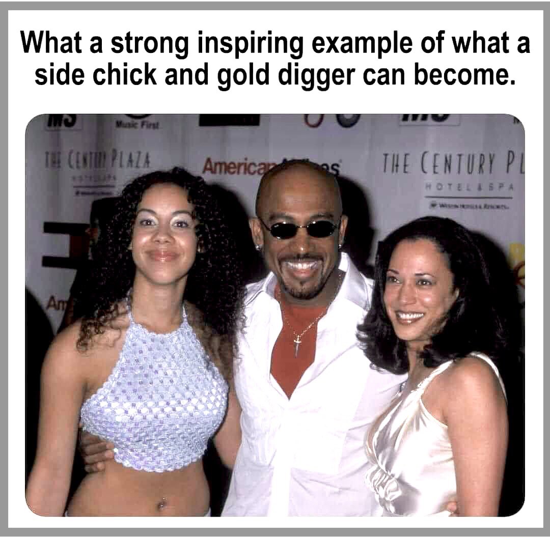 LadyRedHawk1111's tweet photo. 🍿🐸👀
WHY did @KamalaHarris go from dressing very feminine, to what she wears now.. always the same pant suit & looking very masculine?
⚠️WHO is did she have to SEDUCE to get this job? @HillaryClinton 🧛🏻♀️
#DarkFeminine #DevouringMother
#PeopleOfTheLie #Narcissism #NPD https://t.co/GJ7HEbp9Ut