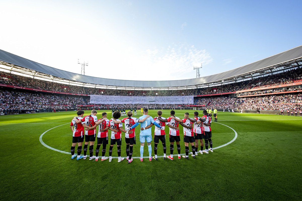 Feyenoord's tweet image. Voor de 1.759 Feyenoorders die ons ontvallen zijn…

We denken aan jullie. 🌟