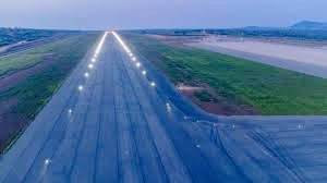 BavuleOfficial's tweet photo. Kabalega International Airport, our second largest airport, nears completion. Thanks to H.E. Yoweri @KagutaMuseveni for his endless contributions to our beloved country. #LongliveM7 #LongLiveNRM https://t.co/MuhWi4YKXD