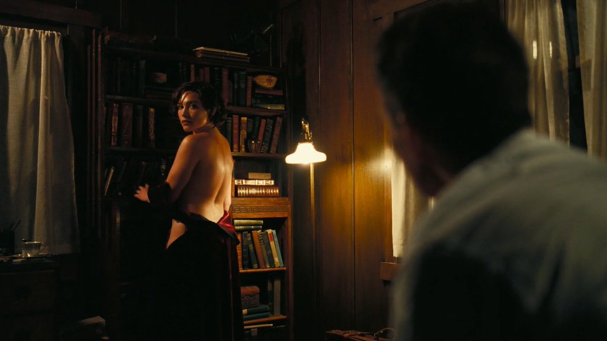 TheCinesthetic's tweet photo. florence pugh in oppenheimer (2023) https://t.co/ME614btVXw