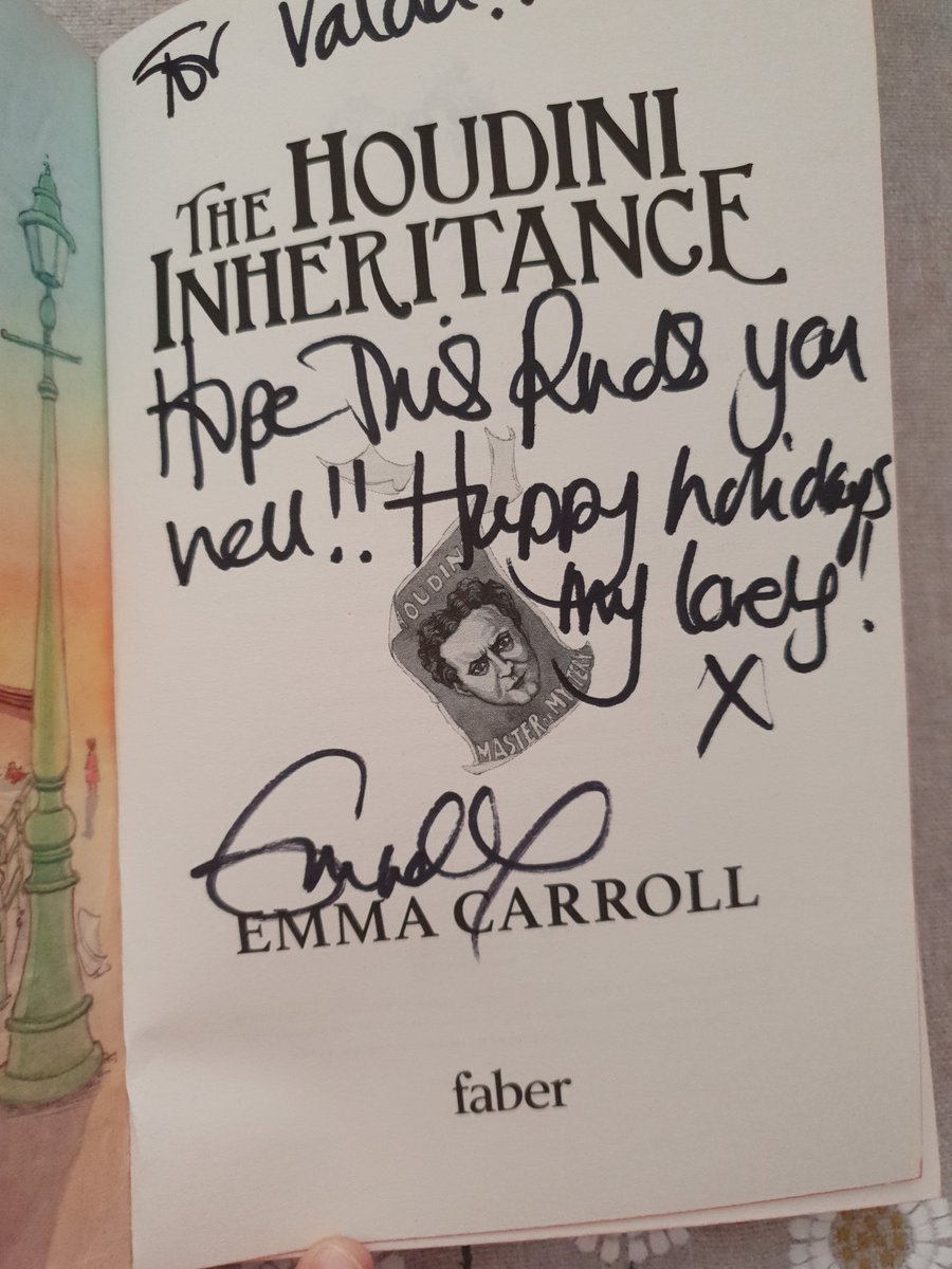 Valda_Varadinek's tweet image. Not just any bookpost 😊
Huge thank you to the wonderful bookish folk @Therabbits21 
Thank you @emcarrollauthor for personalising my book 
Looking forward to reading #TheHoudiniInheritance