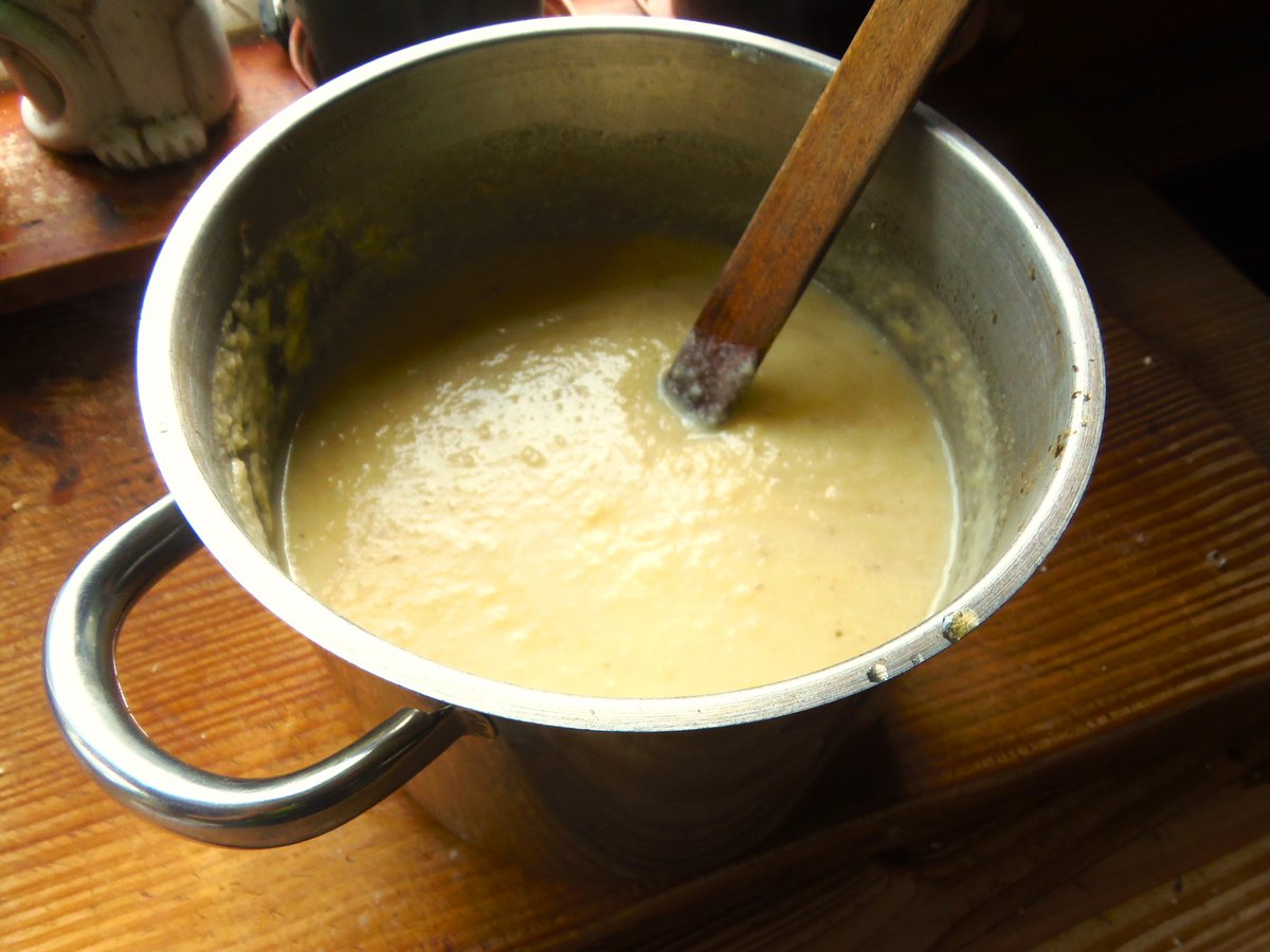 Skog200's tweet photo. Celeriac soup for dinner tonight #Mustbemad 😂 https://t.co/50wePo5nTL