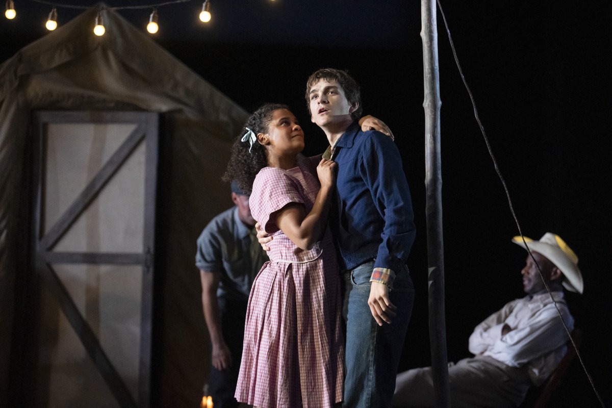 NationalTheatre's tweet photo. Your first look at #TheGrapesOfWrath 🤩 

Now playing in the #LytteltonTheatre until 14 September.

📸 Richard Hubert-Smith https://t.co/C1RWvjsF5o