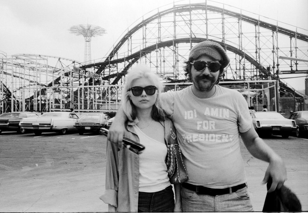 chrissteinplays's tweet photo. Debbie and Lester Bangs, Coney Island 1976 https://t.co/BTI5RDtmjs
